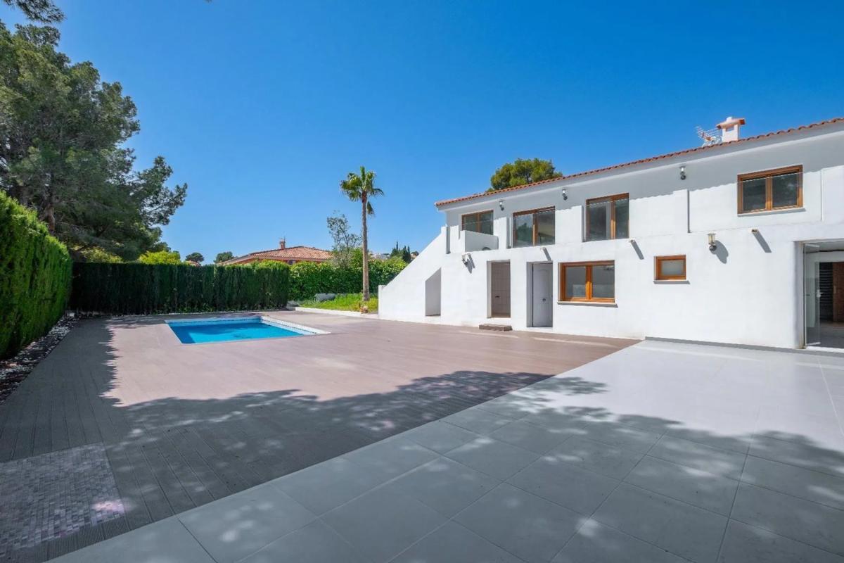 Sale of independent chalet in Avenida de Coloma, 48, La Nucia
photo 3