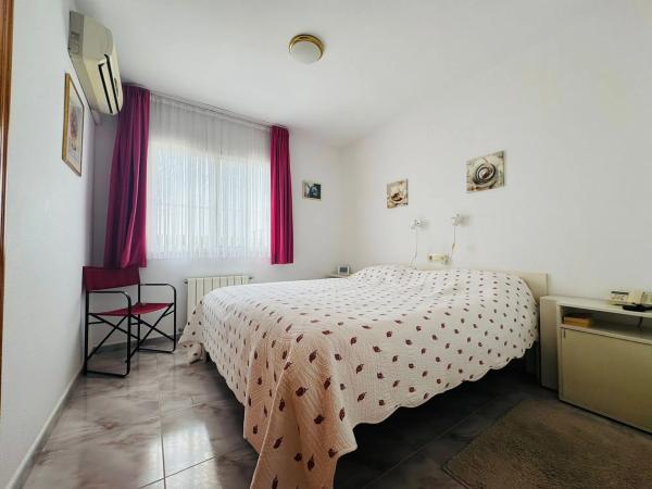 Chalet wolnostojący na sprzedaż w  Calle Pagell s/n, La Nucia photo 4
