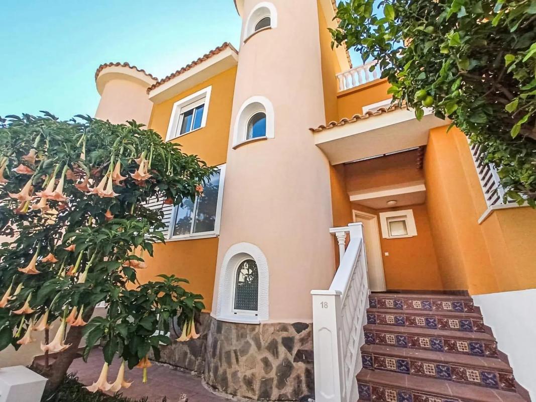 Venta de chalet adosado en  San Rafael - Nucia Park , La Nucia photo 2