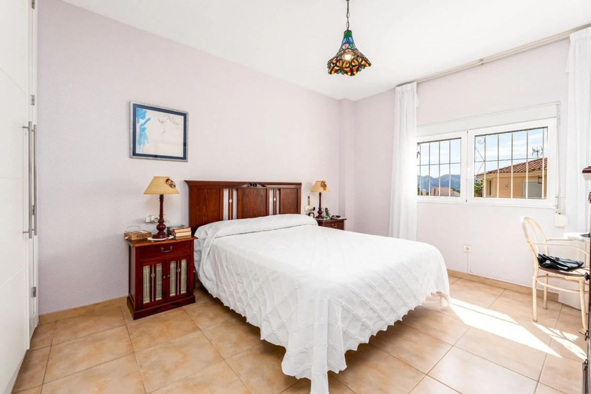 Venta de chalet independiente en Calle Fernando Botero, La Nucia
 photo 3