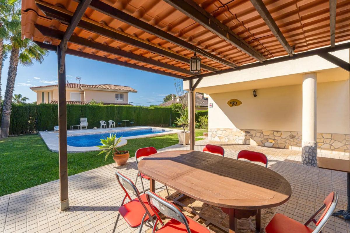 Venta de chalet independiente en Calle Fernando Botero, La Nucia
 photo 4