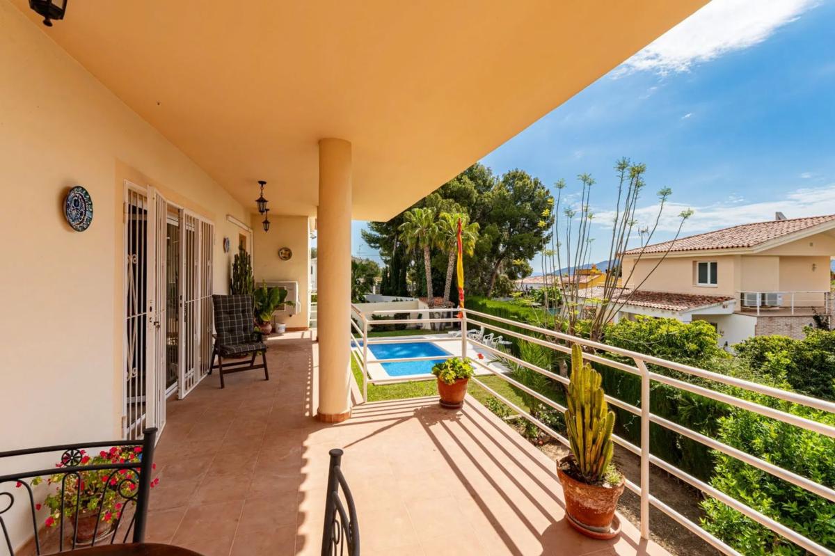 Venta de chalet independiente en Calle Fernando Botero, La Nucia
 photo 5