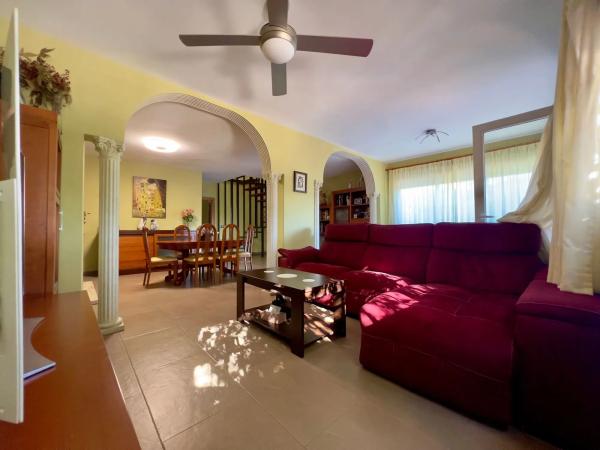 Chalet pareado en calle Juan Gris photo 3