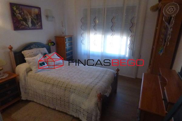 Independent chalet for sale in Calle de la Gavina, La Nucia
thumbnail 1