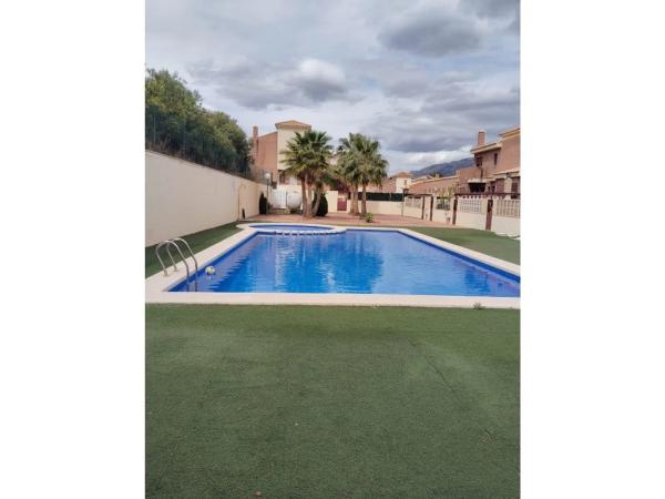 Chalet pareado en calle Mar Mediterrani photo 2