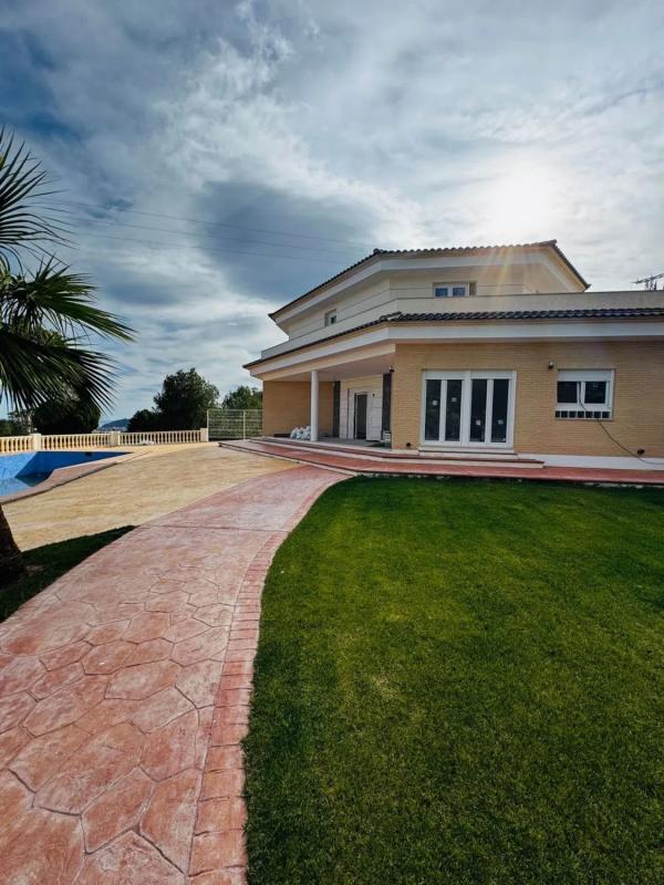 Venta de chalet independiente en Calle Acacies, 1, La Nucia
photo 2