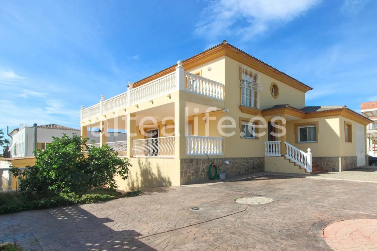 Venta de chalet independiente en Calle Lisboa, La Nucia
 photo 3