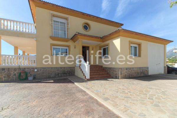 Chalet wolnostojący na sprzedaż w  Calle Lisboa, La Nucia photo 4