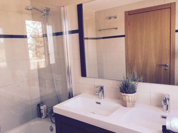 Chalet independiente en venta en Calle Luxemburgo, La Nucia
photo 1