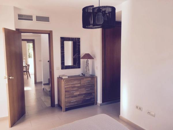 Chalet independiente en venta en Calle Luxemburgo, La Nucia
thumbnail 1