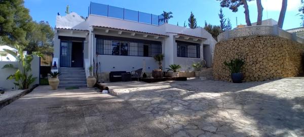 Chalet independiente en venta en El Tossal-Bello Horizonte, La Nucia
 photo 1