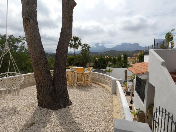 Chalet independiente en venta en Calle Oslo, La Nucia
 photo 1