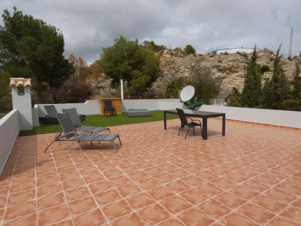 Chalet independiente en venta en Calle Oslo, La Nucia
 photo 3