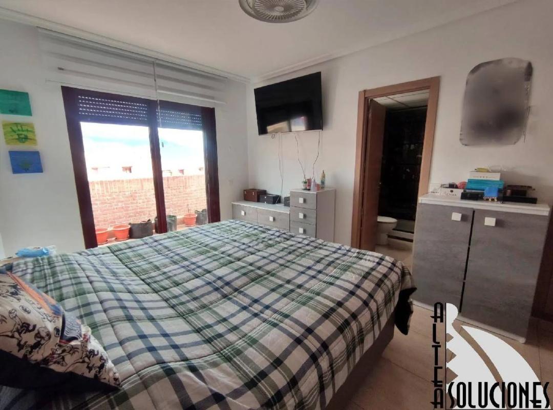 Properties for sale and rent in Spain photo 5