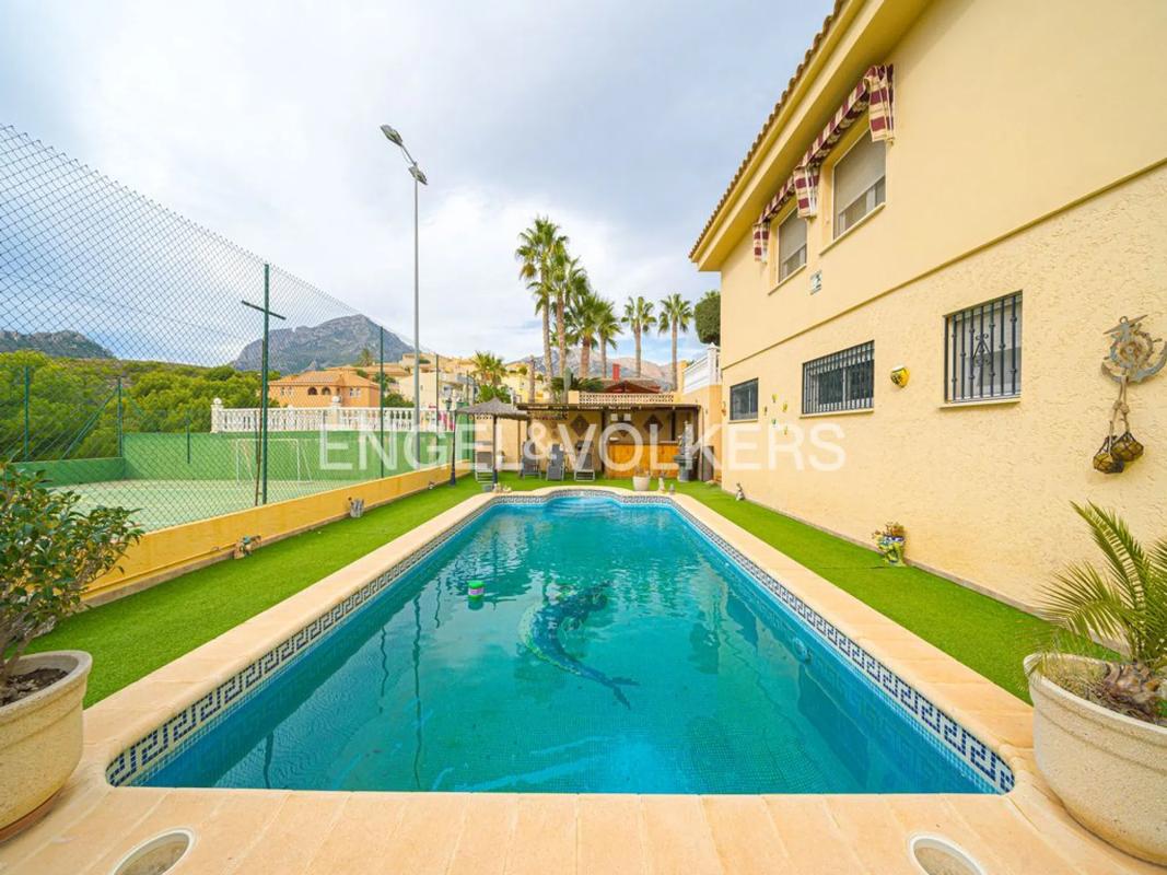 Venta de chalet independiente en GREGAL, La Nucia
photo 1