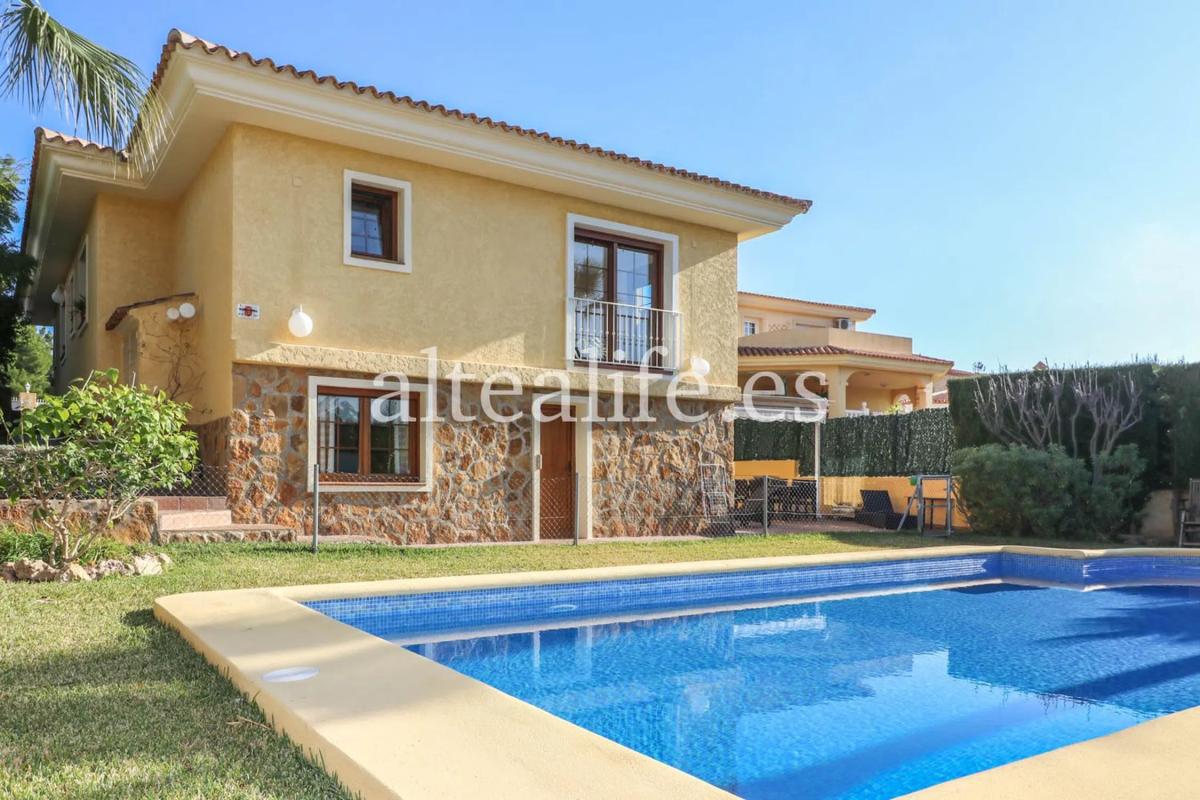 Продажа отдельного шале в  Bellohorizonte, Ла Нусия photo 2