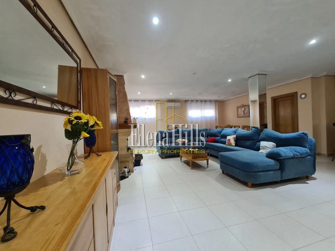 Venta de chalet independiente en Calle Venezuela, La Nucia
photo 2