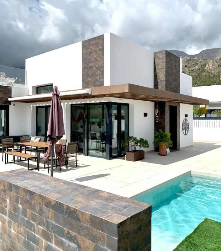 Venta de chalet independiente en Calle Milan, Polop
photo 1