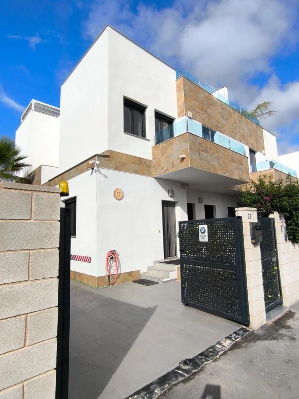 Properties for sale and rent in Spain photo 3
