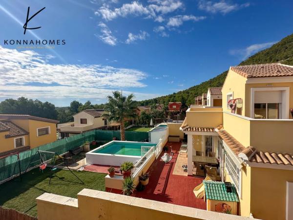 Independent chalet for sale in Casco urbano, Polop
photo 1