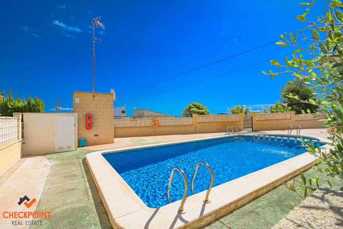 Sale of independent chalet in La Alberca, Polop
 photo 2
