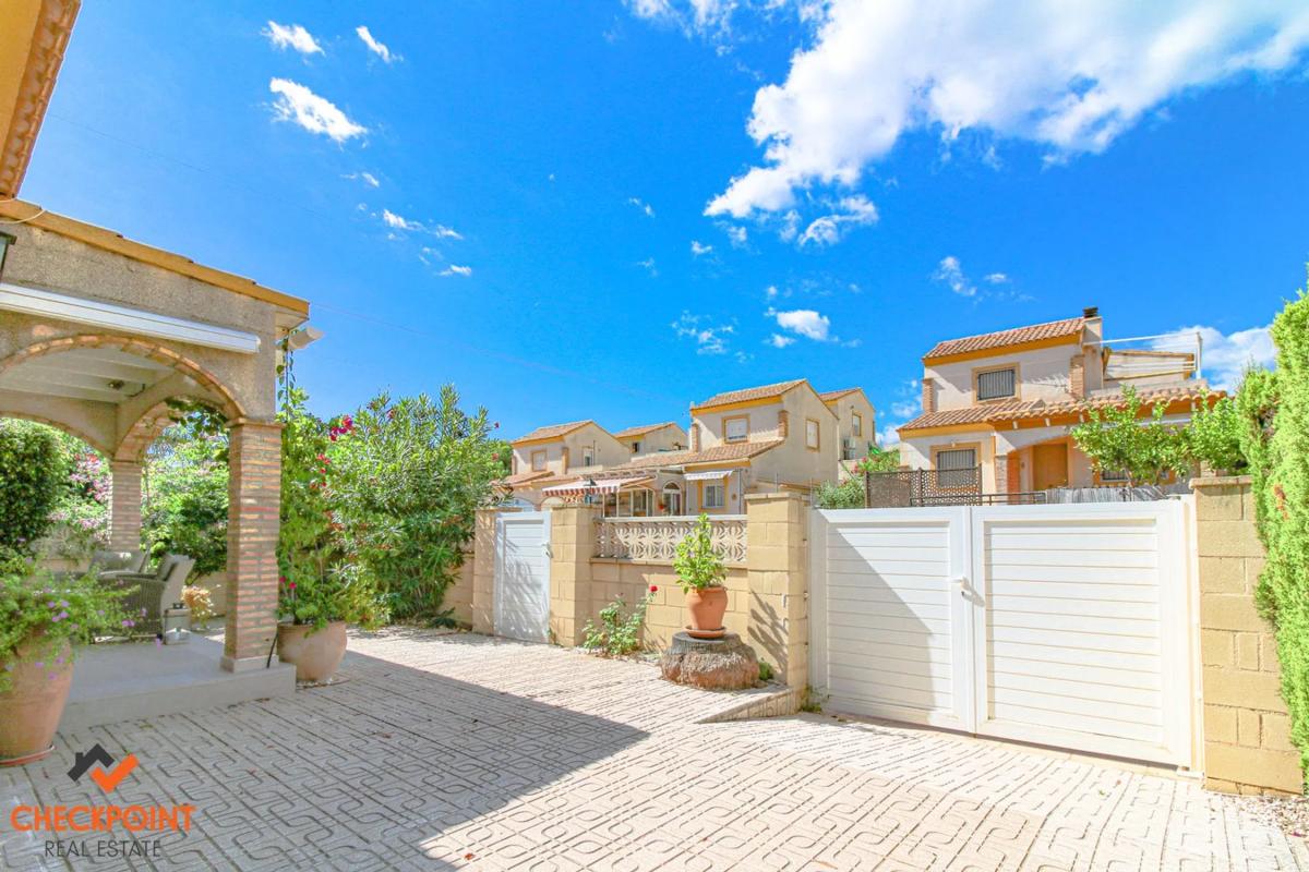 Sale of independent chalet in La Alberca, Polop
 photo 3