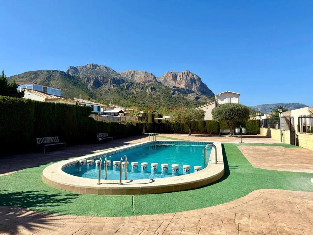 Sale of independent chalet in Calle Huelva, Polop
photo 2