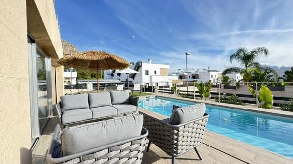Independent chalet for sale in Calle Venecia, Polop
thumbnail 2