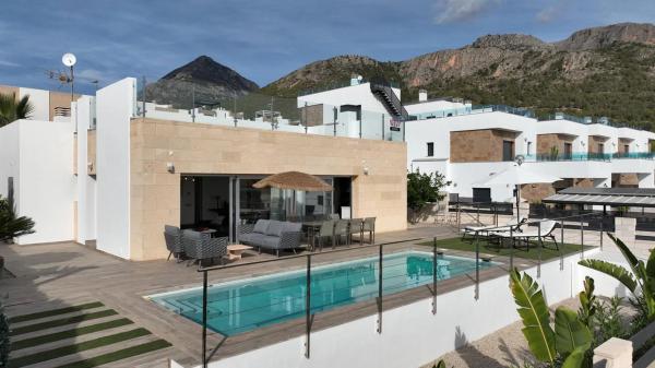 Independent chalet for sale in Calle Venecia, Polop
 photo 4