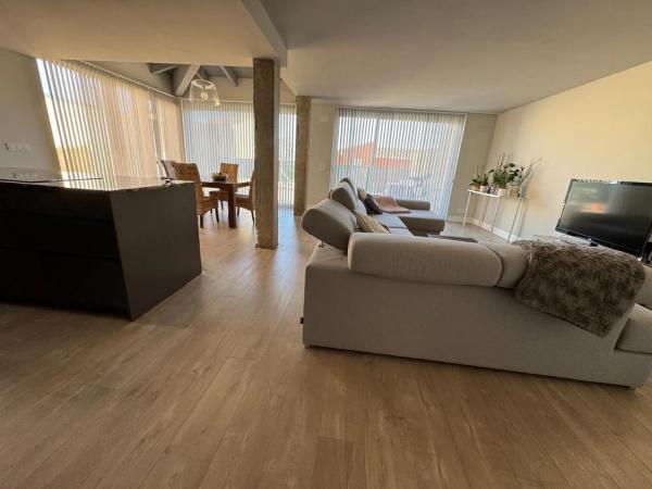 Chalet pareado en calle Puig Campana thumbnail 2