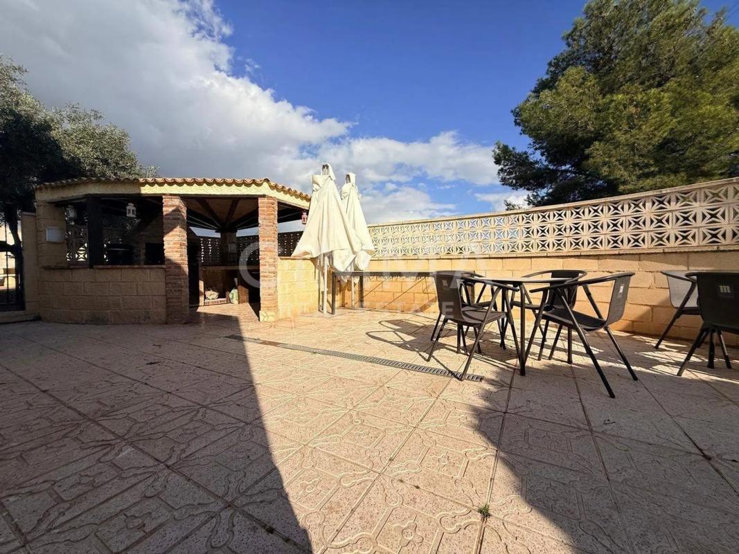 Sale of independent chalet in Calle Sevilla, Polop
photo 4