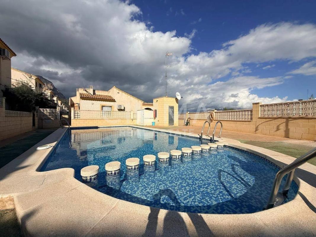 Sale of independent chalet in Calle Sevilla, Polop
photo 5