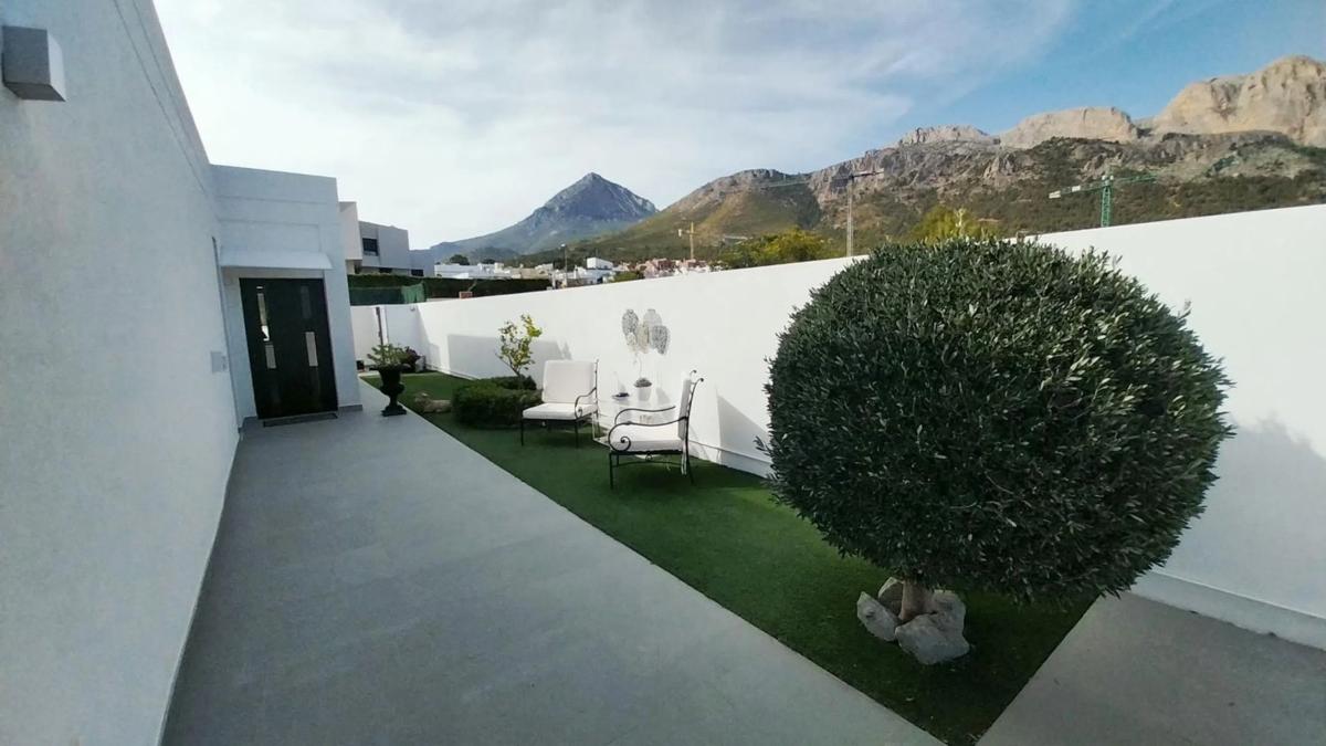 Sale of independent chalet in La Alberca, Polop
 photo 4