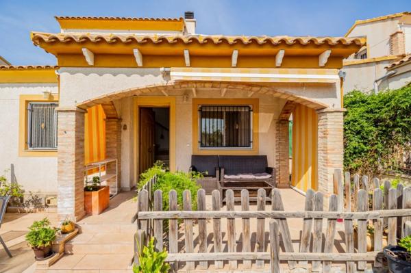 Independent chalet for sale in Calle Huelva, Polop
 photo 1