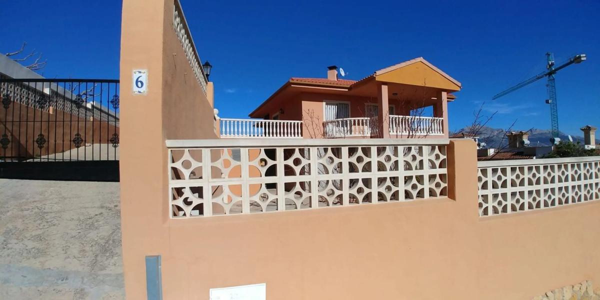 Sale of independent chalet in Casco urbano, Polop
 photo 4