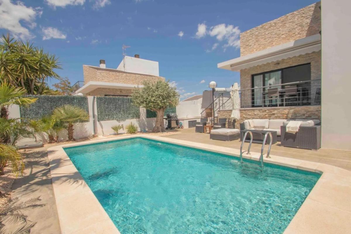 Sale of independent chalet in Calle Venecia, Polop
photo 1