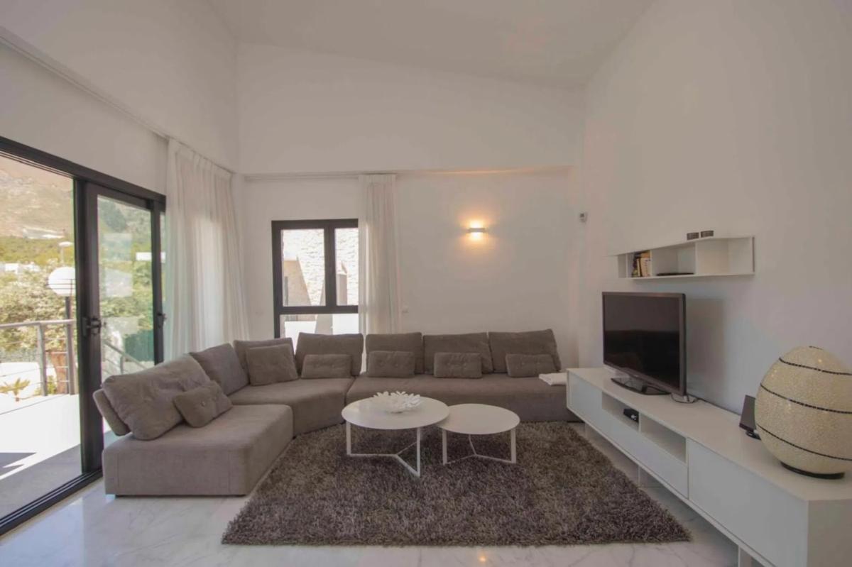Sale of independent chalet in Calle Venecia, Polop
photo 2