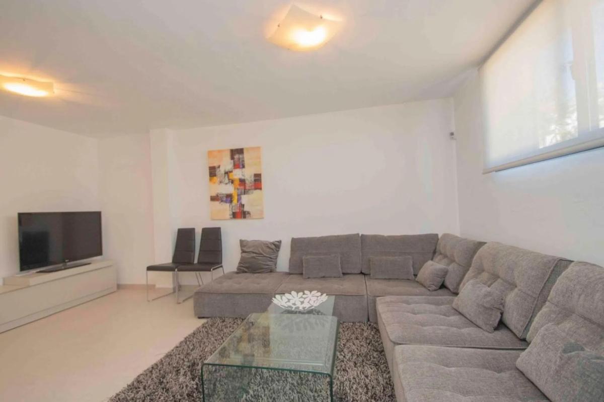 Sale of independent chalet in Calle Venecia, Polop
photo 4