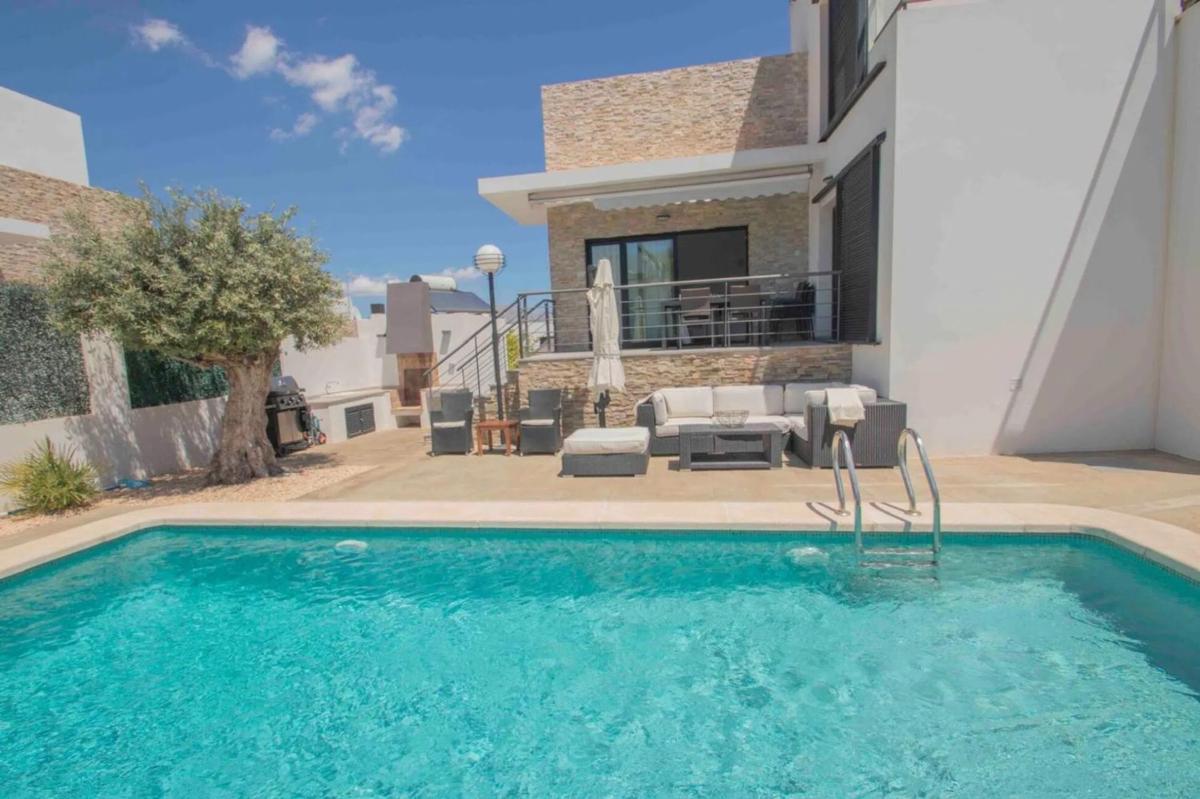 Sale of independent chalet in Calle Venecia, Polop
photo 5