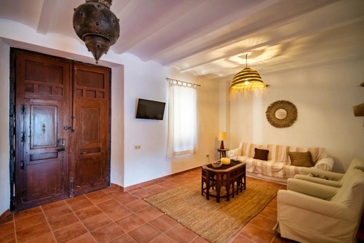 Venta de chalet adosado en  Calle del Ravalet , Polop photo 5