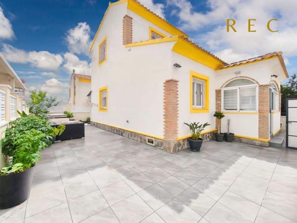 Independent chalet for sale in La Alberca, Polop
 photo 1