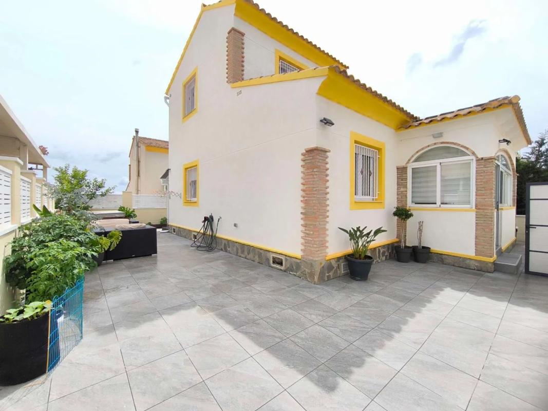 Sale of independent chalet in La Alberca, Polop
 photo 4