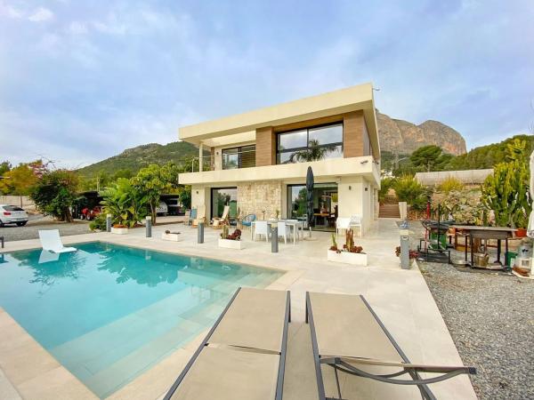 Chalet independiente en venta en Casco urbano, Polop
 photo 1