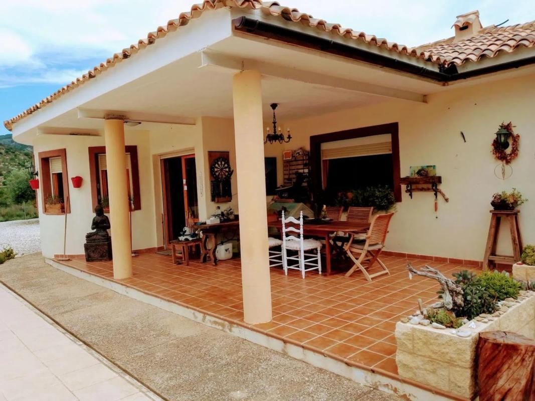 Venta de chalet independiente en Relleu, Relleu
photo 2