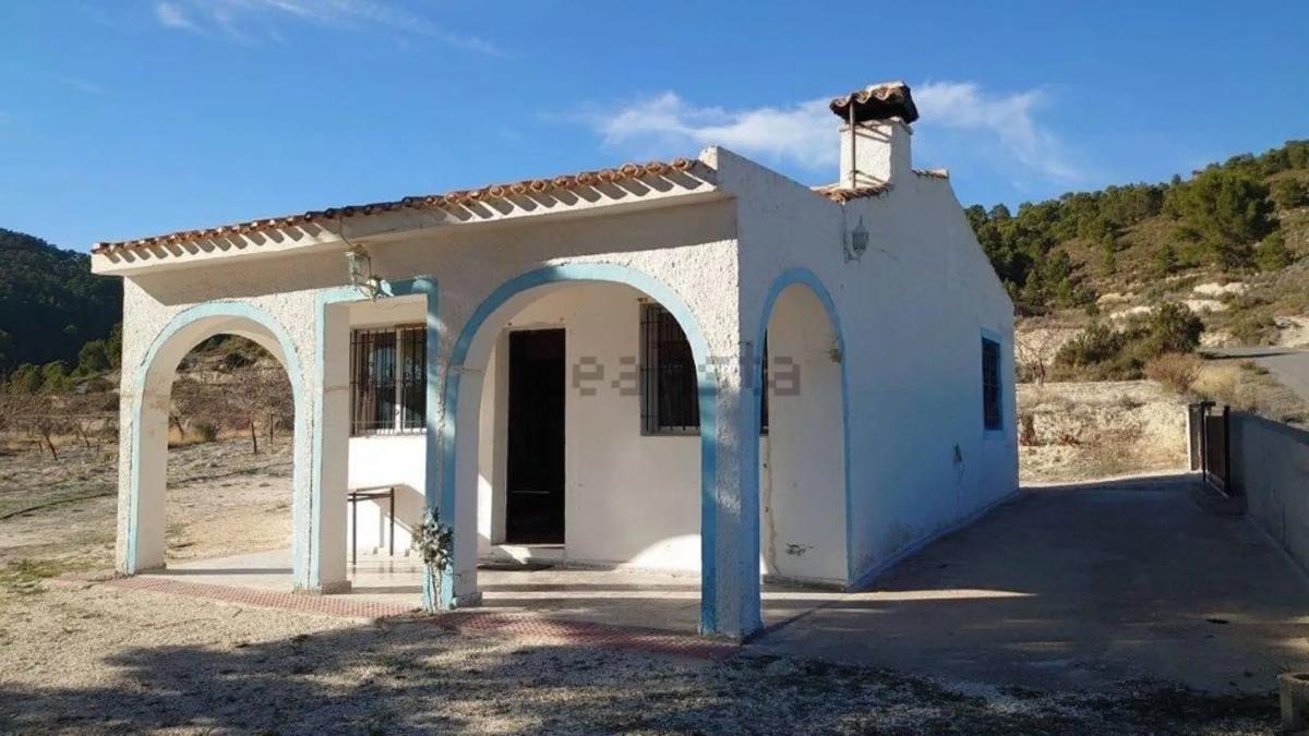 Sale of independent chalet in Relleu, Relleu
 photo 4