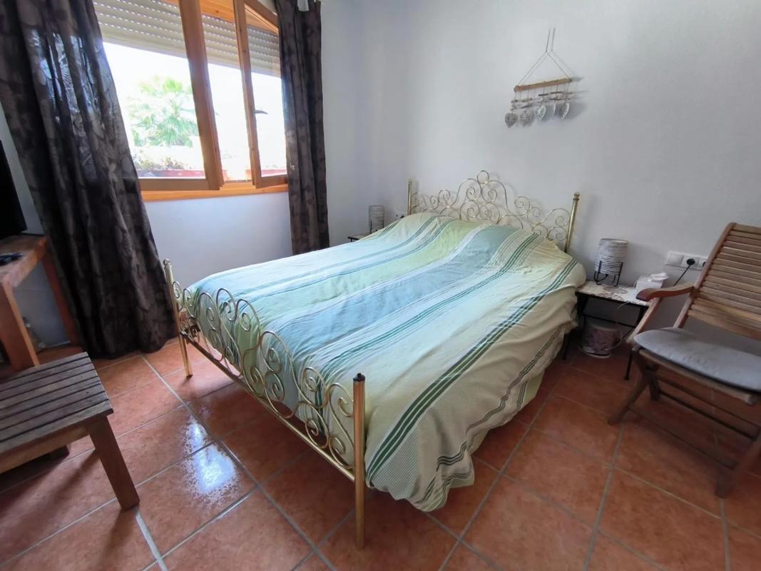 Sale of independent chalet in Relleu, Relleu
photo 2