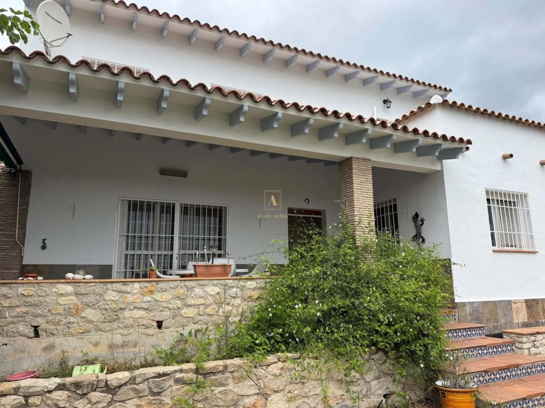 Propiedades en venta y alquiler en España photo 2