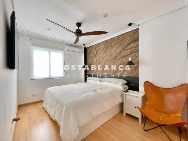 Ático en venta en Avenida de Martínez Alejos, Benidorm thumbnail 2