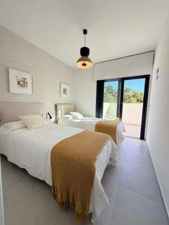 Apartment for sale in Calle Presidente Adolfo Suarez s/n, Benidorm thumbnail 2