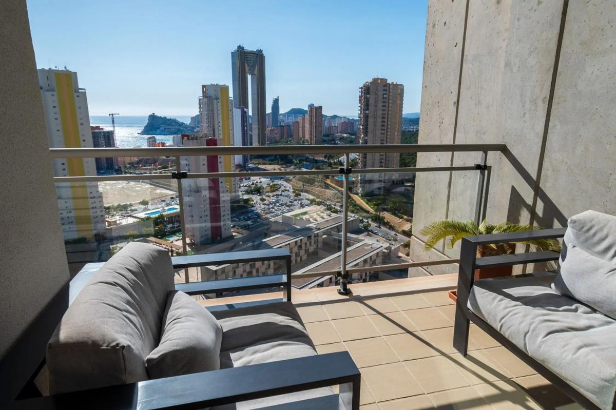 Venta de piso en Calle Presidente Adolfo Suárez, Benidorm
photo 3